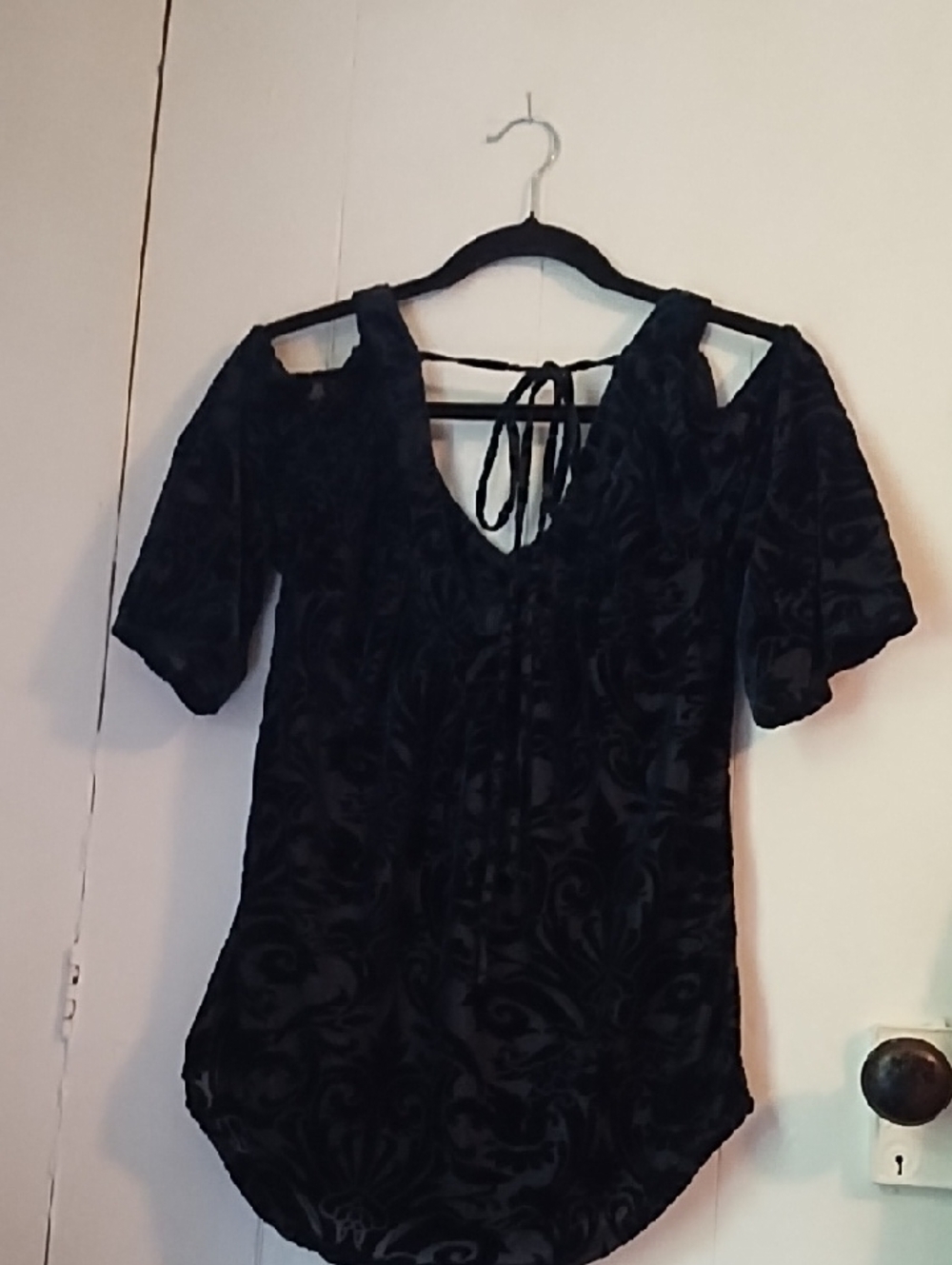 Women's Black Velvet Burnout Short Sleeve Top with Back Tie Detail Small, EUC. - Picture 6 of 12